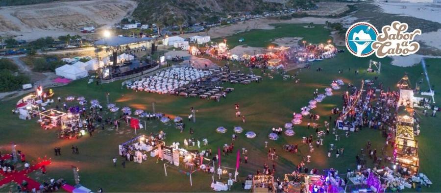 Vista aérea del festival Sabor a Cabo al atardecer